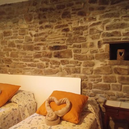 Agriturismo Il Regno Del Marrone Castel del Rio 外观 照片